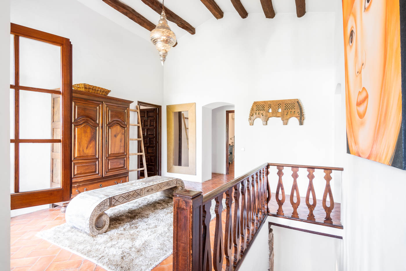 1st floor landing with 5 bedrooms on thiss level (main house)